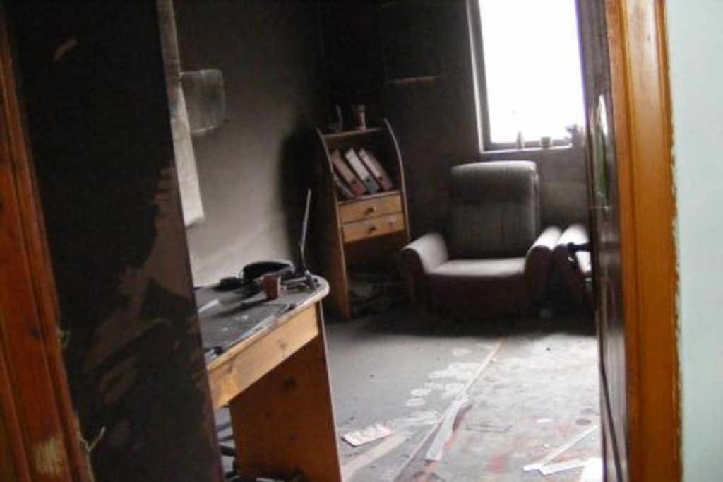 Изхвърляне на клошарски боклуци, мебели и извозване