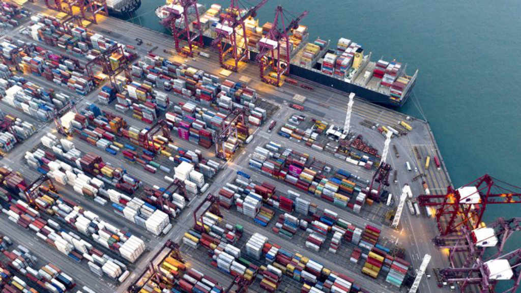 пратки от великобритания до българия