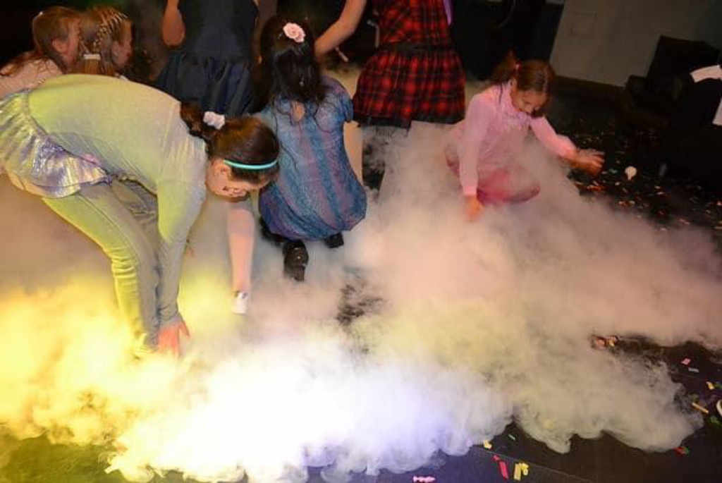 Щуро азотно шоу у дома!